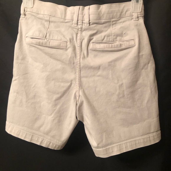 Men’s H &M khaki shorts - Picture 2 of 5